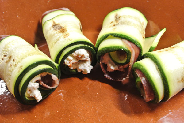 Zucchini filled with ham and ricotta