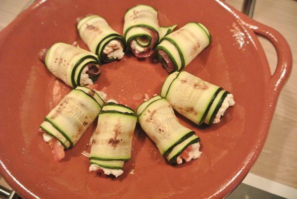 Zucchini filled with tomato and ricotta