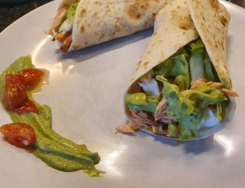 Pulled salmon wraps with a avocado-mint spread